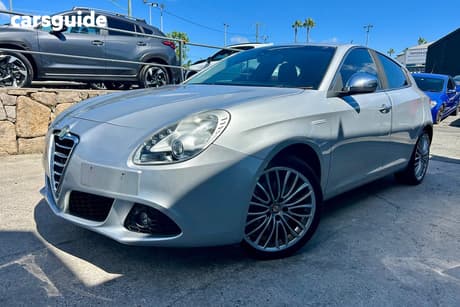 Silver 2014 Alfa Romeo Giulietta Hatchback Distinctive