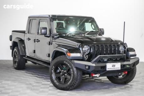 Black 2021 Jeep Gladiator Dual Cab Utility Night Eagle (4X4)