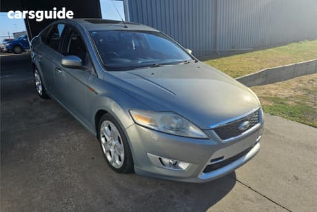 Blue 2009 Ford Mondeo Hatchback Titanium