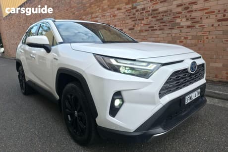 White 2024 Toyota RAV4 Wagon Cruiser (Awd) Hybrid