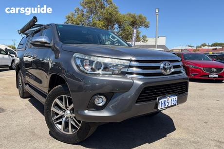 Grey 2017 Toyota Hilux Dual Cab Utility Sr5 (4X4)