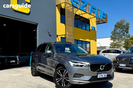 Silver 2018 Volvo XC60 Wagon T5 Momentum