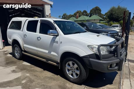 White 2010 Toyota Hilux Dual Cab Pick-up Sr5 (4X4)