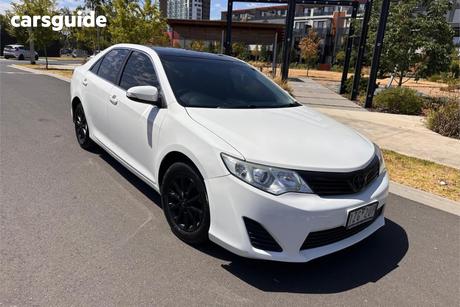 White 2013 Toyota Camry Sedan Altise