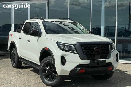 White 2025 Nissan Navara Dual Cab Pick-up Pro-4X (4X4)