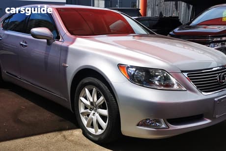 Silver 2007 Lexus LS460 Sedan