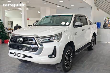 White 2023 Toyota Hilux Double Cab Pick Up Sr5 (4X4)