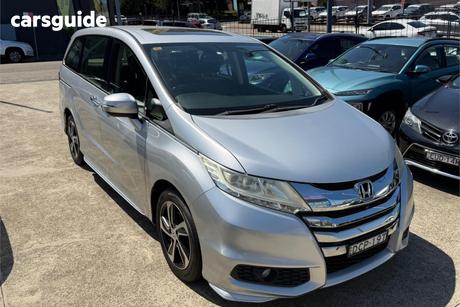 Silver 2016 Honda Odyssey Wagon Vti-L