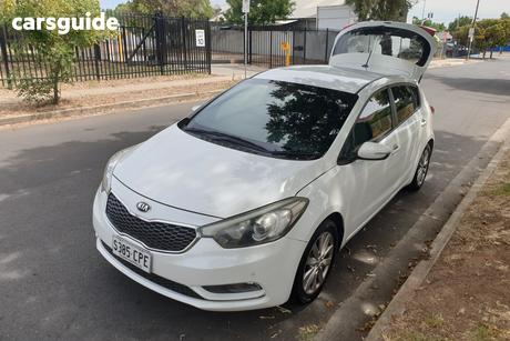 White 2015 Kia Cerato Hatchback S Premium