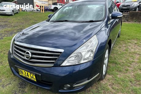 Blue 2010 Nissan Maxima Sedan 350 Ti
