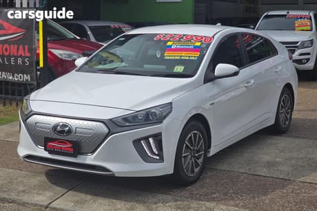 White 2019 Hyundai Ioniq Hatchback Electric Elite (Black Grille)
