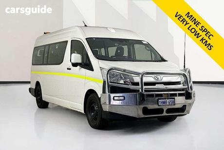 White 2022 Toyota HiAce Bus Slwb Commuter (12 Seats)