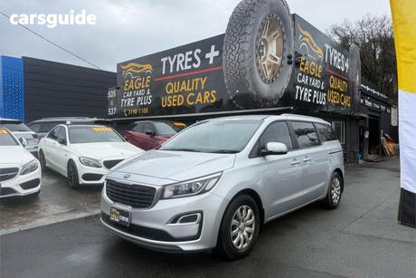 White 2019 Kia Carnival Wagon S