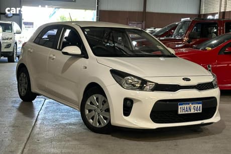 White 2020 Kia RIO Hatchback S