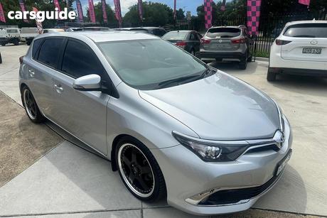 Silver 2018 Toyota Corolla Hatchback Ascent Sport