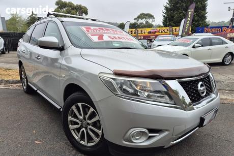 Silver 2015 Nissan Pathfinder Wagon St (4X2)