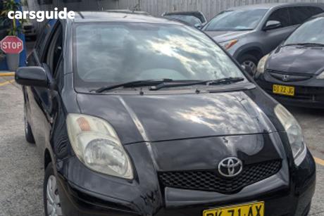 Black 2011 Toyota Yaris Hatchback Yr