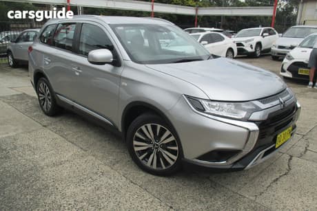 Silver 2018 Mitsubishi Outlander Wagon Es Adas 5 Seat (2Wd)