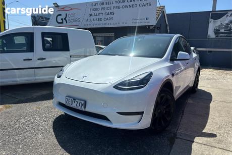 White 2023 Tesla Model Y Wagon Rear-Wheel Drive