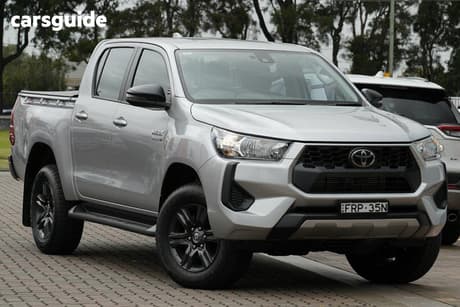 Silver 2025 Toyota Hilux Double Cab Pick Up Sr 48V (4X4)