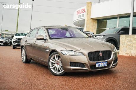 Bronze 2016 Jaguar XF Sedan 25T Portfolio
