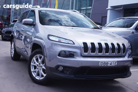 Silver 2015 Jeep Cherokee Wagon Longitude (4X4)