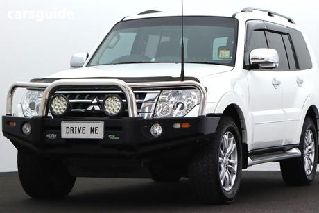 White 2017 Mitsubishi Pajero Wagon Glx Lwb (4X4)