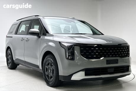 Silver 2024 Kia Carnival Wagon S