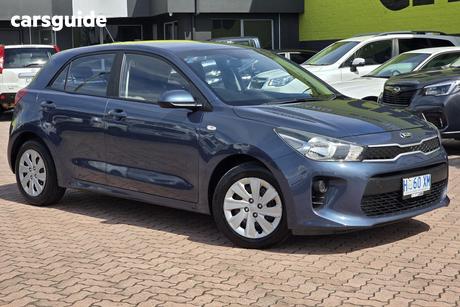Blue 2017 Kia RIO Hatchback S