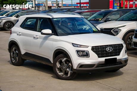 White 2025 Hyundai Venue Wagon Active