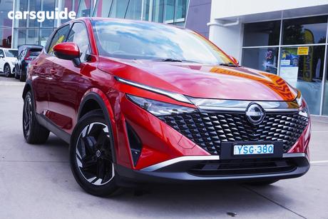 Red 2025 Nissan Qashqai Wagon St-L