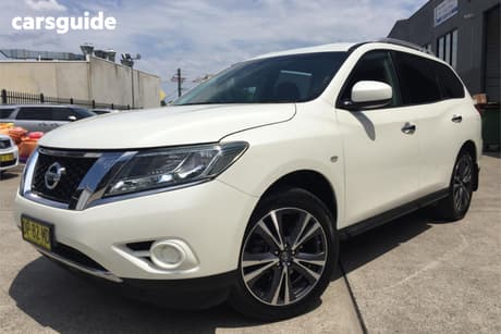 White 2016 Nissan Pathfinder Wagon St (4X2)