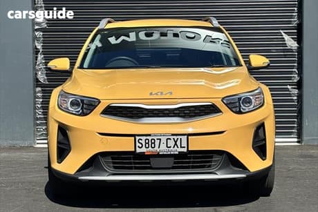 Yellow 2023 Kia Stonic Wagon Sport