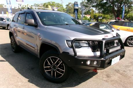 Silver 2019 Jeep Grand Cherokee Wagon Trailhawk (4X4)