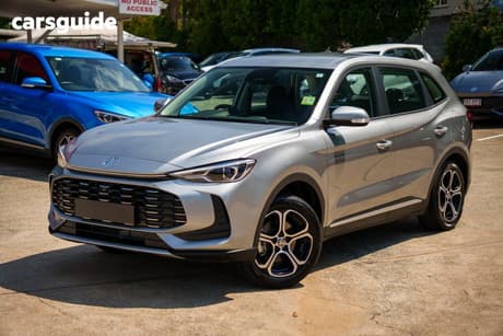 Silver 2025 MG ZS Wagon Vibe Turbo