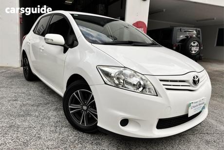 White 2010 Toyota Corolla Hatchback Ascent