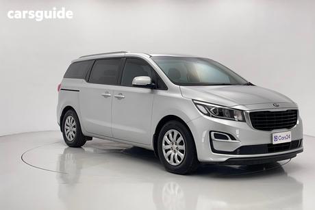 Silver 2018 Kia Carnival Wagon S
