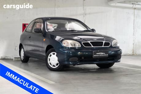 Green 2000 Daewoo Lanos Hatchback Se