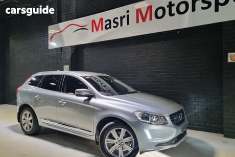 Silver 2015 Volvo XC60 Wagon D4 Luxury