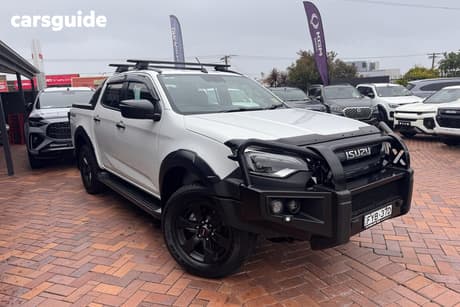 White 2025 Isuzu D-MAX Crew Cab Utility X-Terrain (4X4)