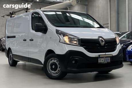 White 2017 Renault Trafic Van Lwb