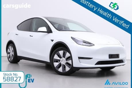 White 2024 Tesla Model Y Wagon Long Range