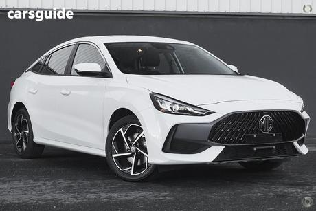 White 2025 MG MG5 Sedan Essence