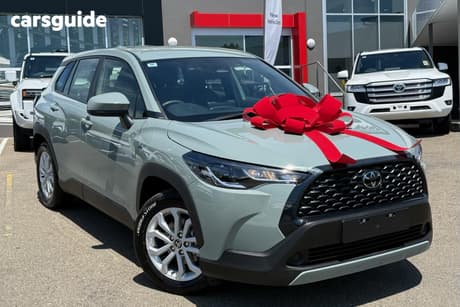 Green 2024 Toyota Corolla Cross Wagon Gx 2Wd Hybrid