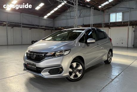 Silver 2017 Honda Fit Hatchback (Hybrid)