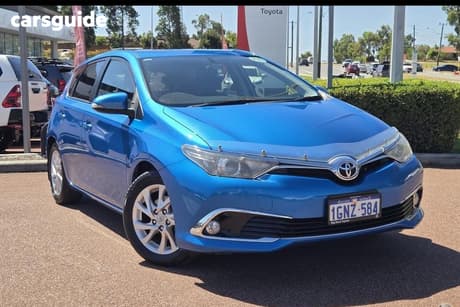 Blue 2018 Toyota Corolla Hatchback Ascent Sport