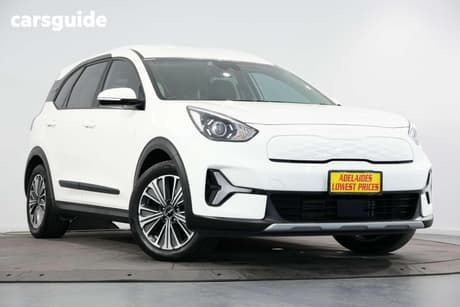 White 2022 Kia Niro Wagon Plus Hev