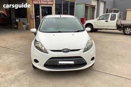 White 2011 Ford Fiesta Hatchback Lx