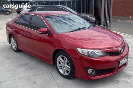 Red 2013 Toyota Camry Sedan Atara Sx