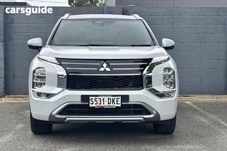 White 2025 Mitsubishi Outlander Wagon Exceed Tourer 5 Seat (Awd)
